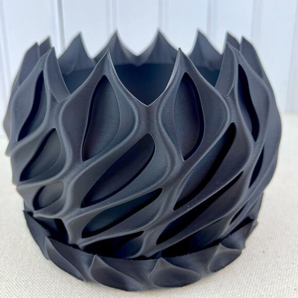 Modern Geometric Planter Pot, Twisted Planter Pot, Small Indoor Flower Pot - Picture 5 of 10
